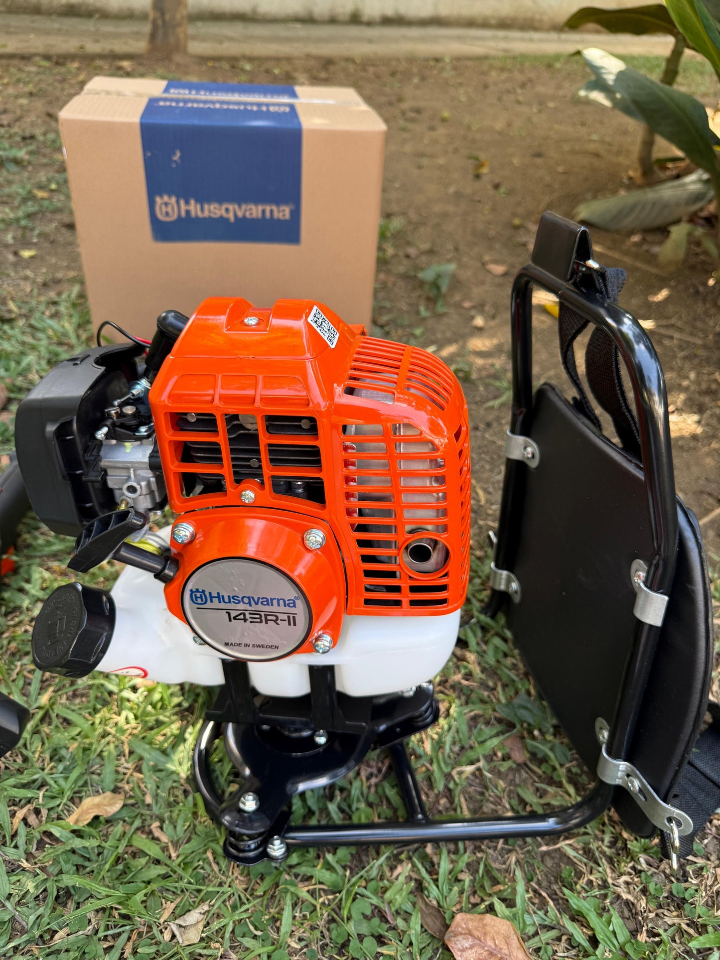 Husqvarna 143 RII de espalda + ACEITE+CARETA+RACHE